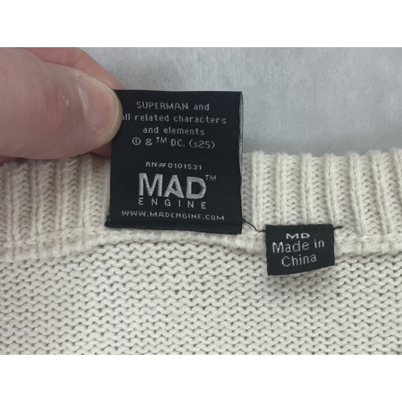 Superman Sweater Adult SZ Medium White Red Blue Knit Preppy America Mad Engine - Picture 5 of 11